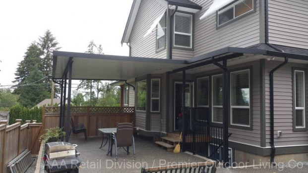 Having an Aluminum Deck Cover in Vancouver Provides Dry Transitional Space from Home to Outside