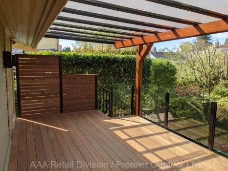 Create the Perfect Outdoor Atmosphere with a Deck Cover of Glass
