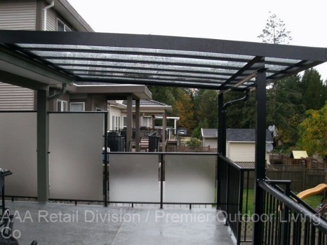 A Glass or Aluminum Railing System Makes Every Deck Look Sophisticated