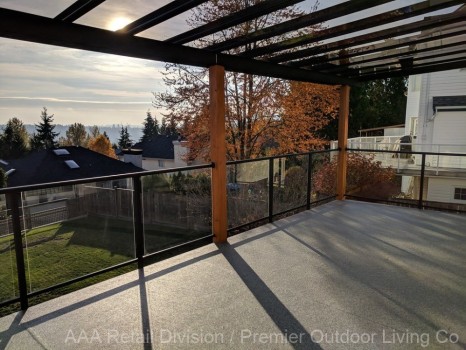 Instantly Boost Your Curb Appeal with a Glass or Aluminum Railing in Vancouver for Your Deck